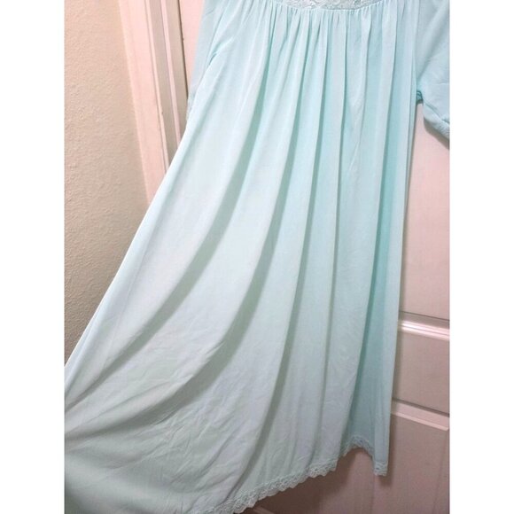 Shadowline Light Green Lace-Trimmed Nightgown  Floral Embroidery Short Sleeve - Picture 6 of 9